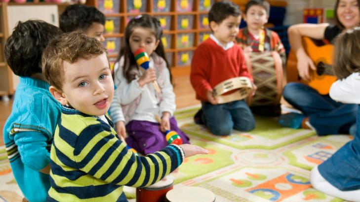 من كتيب استخدام: طرق رائعة لاستخدام الموسيقا (مدارس)