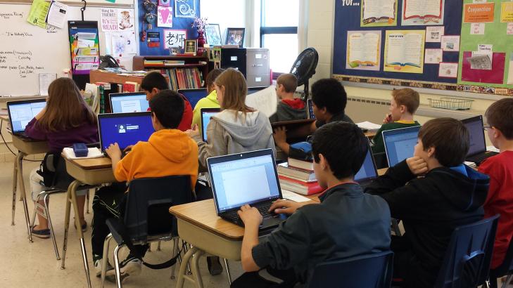 من كتيب استخدام: استخدام التكنولوجيا (مدارس)