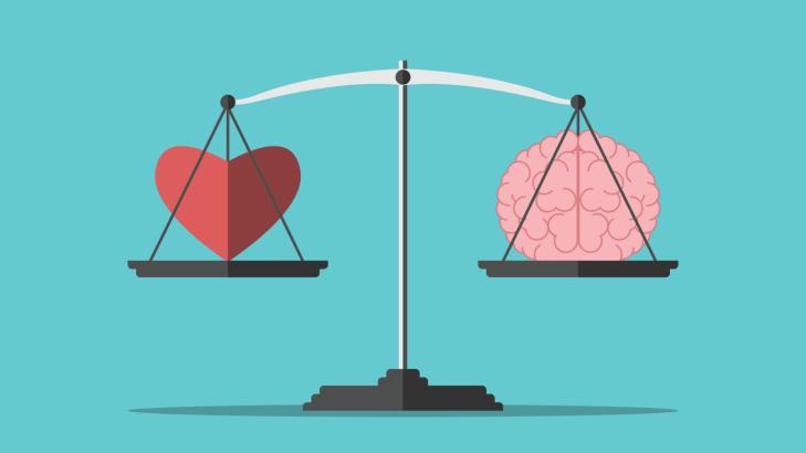 لتربية بواسطة الذكاء العاطفي