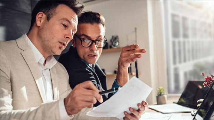 دور الكوتشينغ في تحسين أداء الموظفين وتحقيق النجاح التنظيمي