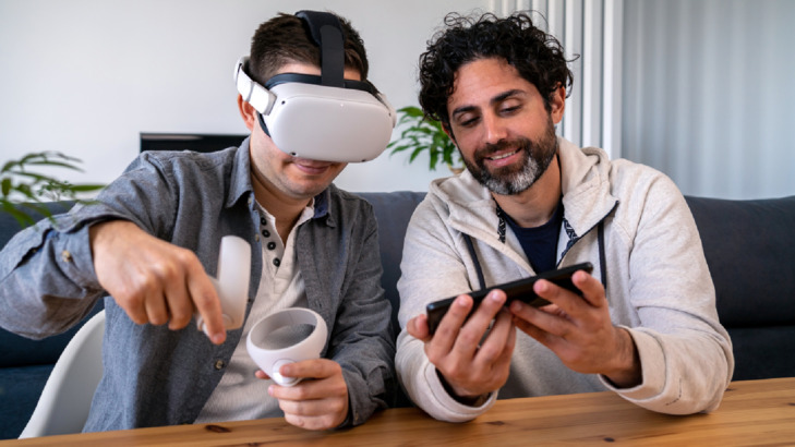 فن تصميم الدورات التدريبية الغامرة: التلعيب والواقع الافتراضي للمدربين