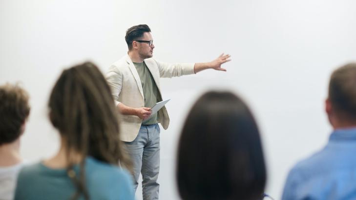 ما هي استراتيجية التدريب؟