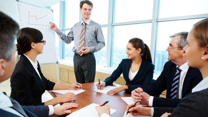 المدرّب (مسهّلاً / ميسّراً) للتعلّم في التعلّم السريع