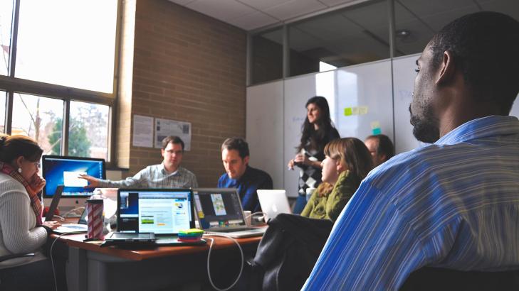 أدوات الانترنت وتوظيفها في الإشراف التربوي لرفع كفاءة الاتصال في العملية التربوية