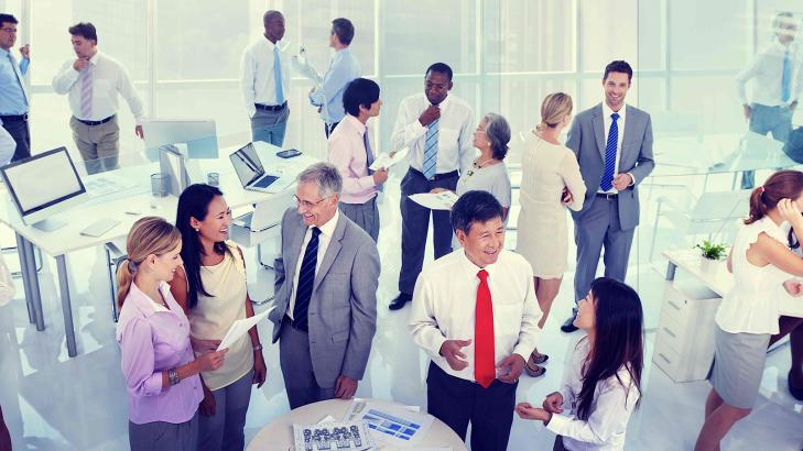 كيف تصنع شبكة علاقات في العمل